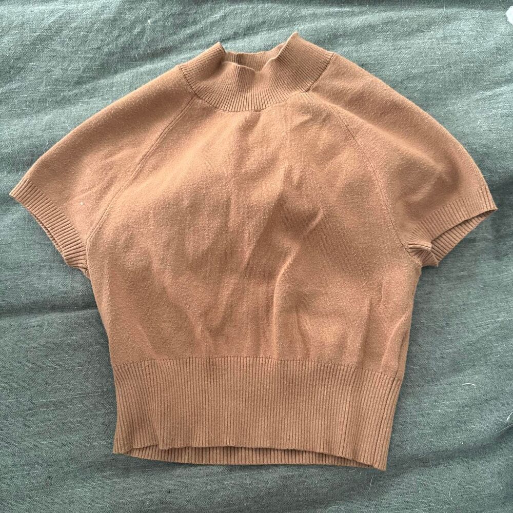 Aritzia Women's Brown and Tan Crop-top